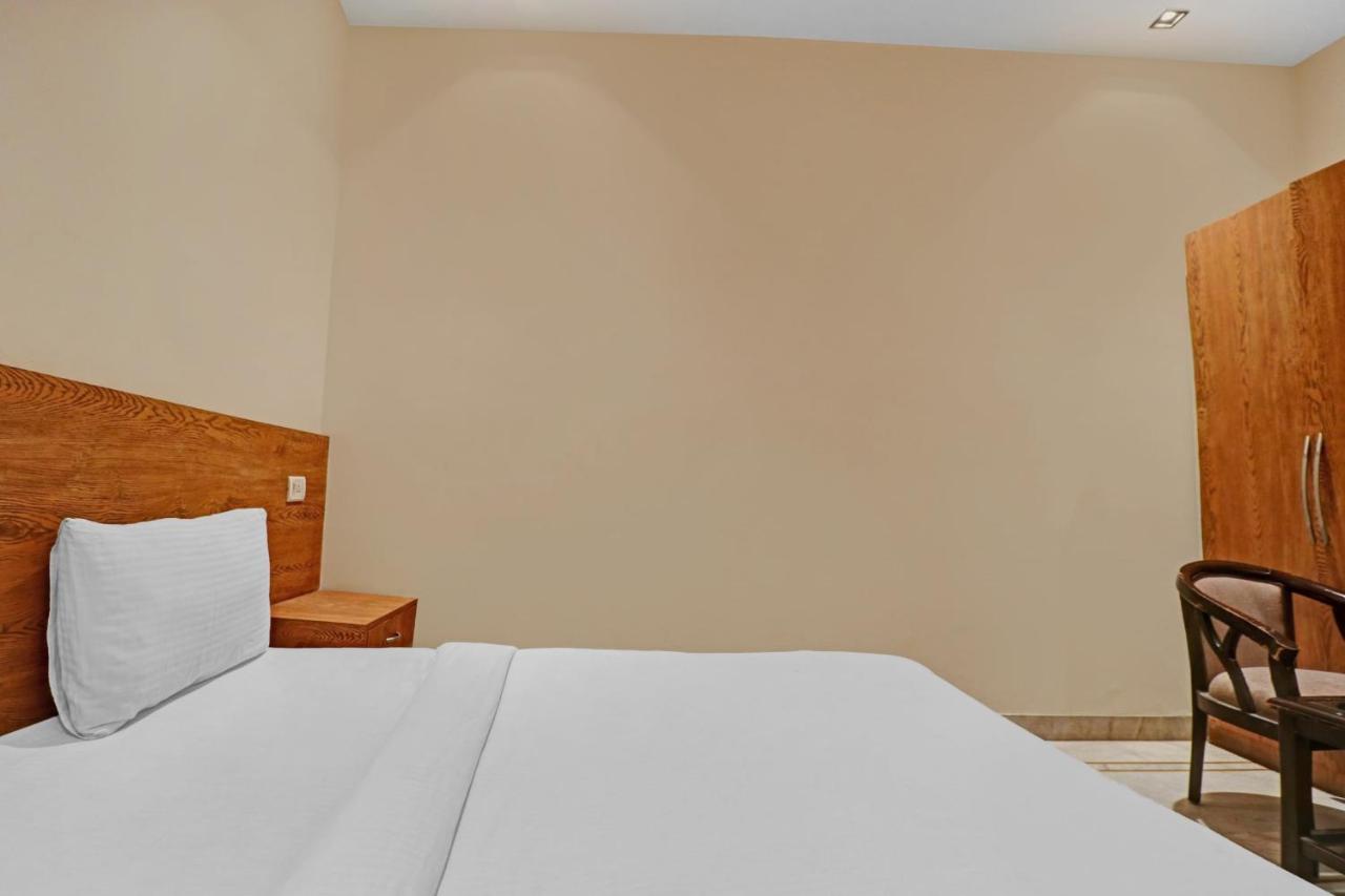 Airport Hotel Goodluck New Delhi Eksteriør billede