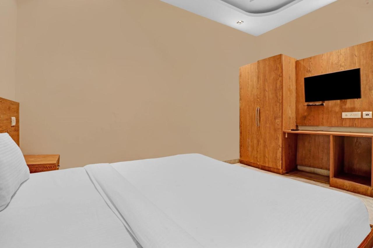 Airport Hotel Goodluck New Delhi Eksteriør billede