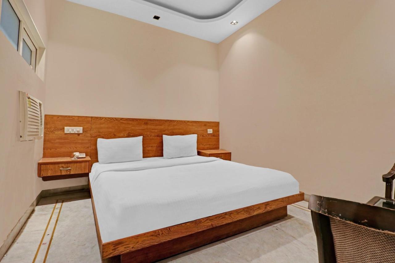 Airport Hotel Goodluck New Delhi Eksteriør billede