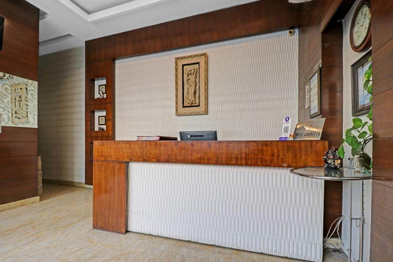 Airport Hotel Goodluck New Delhi Eksteriør billede