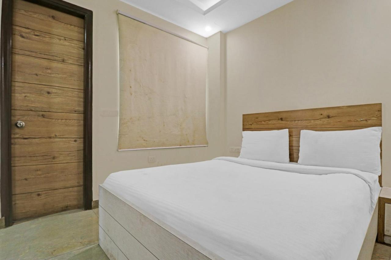 Airport Hotel Goodluck New Delhi Eksteriør billede